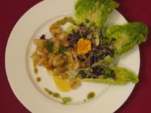 Garnelen mit Korianderpesto und Salat in Limettenvinaigrette - Rezept