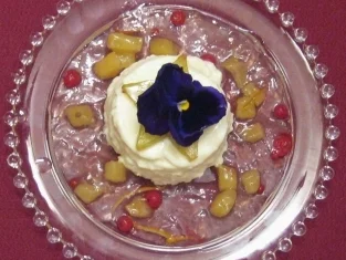 Topfencreme auf Holunderblütenjus - Rezept