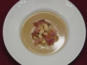 Kastaniensuppe mit Speck - Rezept