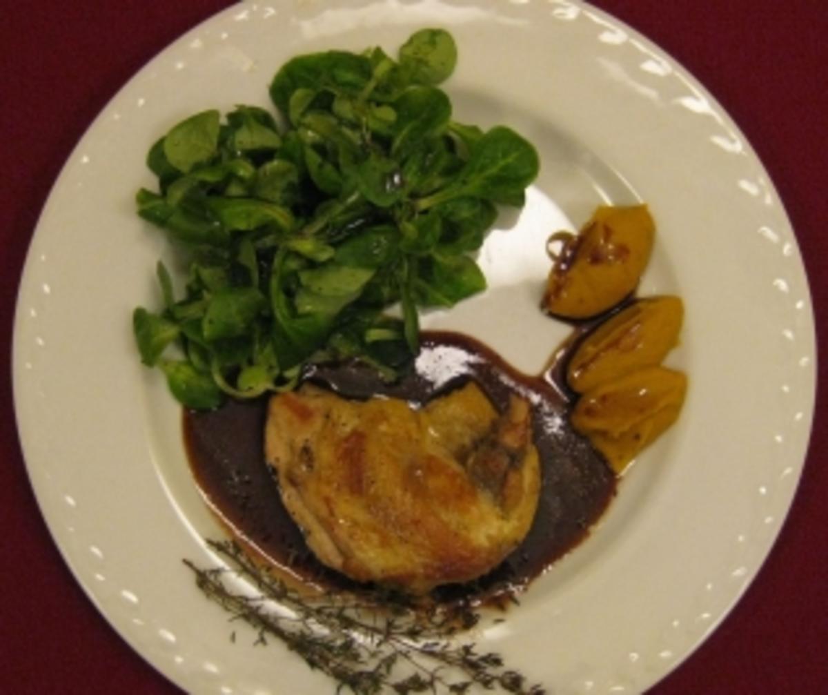 Bilder für Perlhuhnbrüstchen mit Salatbouquet an Maronen-Kürbiscreme - Rezept
