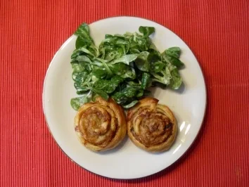 Hackfleisch-Blätterteigschnecken - Rezept