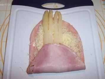 Rezept: Schinken-Spargel-Rollen aus dem Ofen Schinken-Spargel-Rollen aus dem Ofen - Rezept