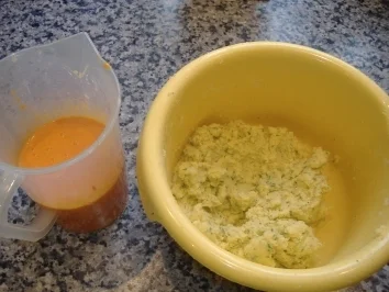 Kräuter-Ricotta-Gnocchi goldbraun überbacken mit Paprikacreme - Rezept - Bild Nr. 3