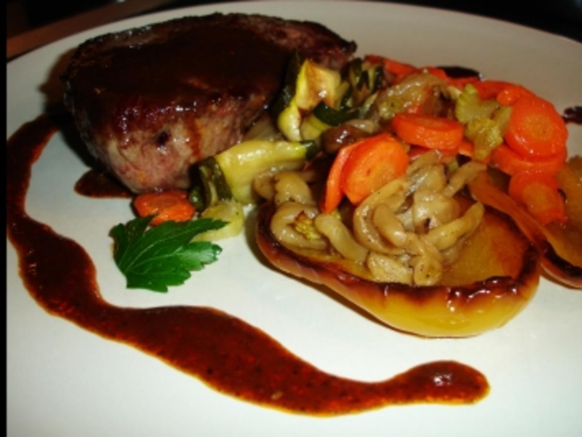 Steak vom Rind mit verschiedenem Gemüse - Rezept