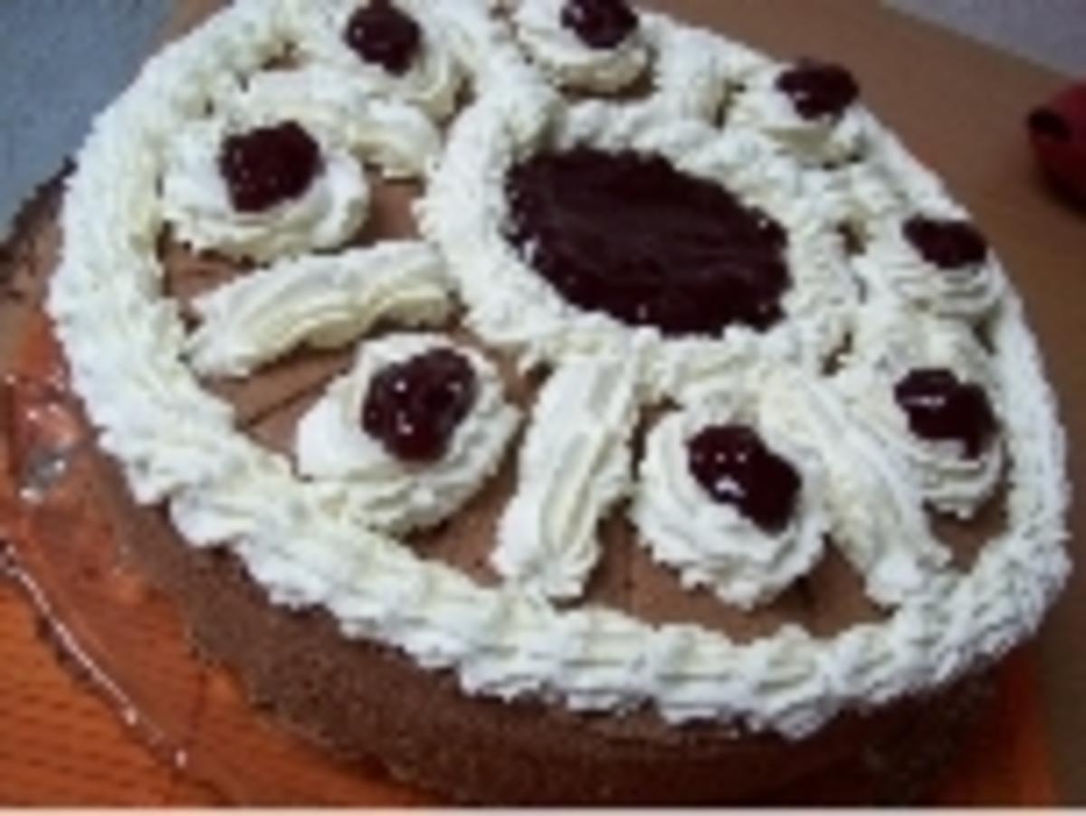 Bilder für Preiselbeer-Schoko-Torte - Rezept