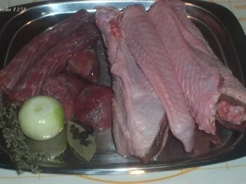 Rezept: Suppe aus Gänseklein Suppe aus Gänseklein - Rezept