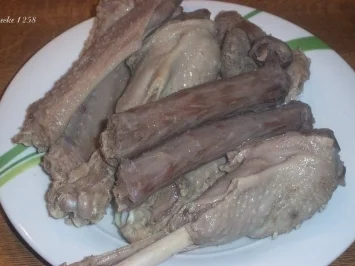 Rezept: Suppe aus Gänseklein Suppe aus Gänseklein - Rezept