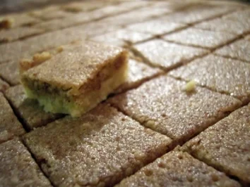 Rezept: Plätzchen: Saftige Nusswürfel aus zwei Schichten Bild Nr. 3 Plätzchen: Saftige Nusswürfel aus zwei Schichten - Rezept - Bild Nr. 3