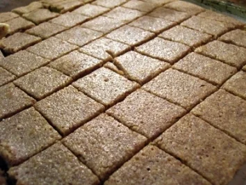 Rezept: Plätzchen: Saftige Nusswürfel aus zwei Schichten Bild Nr. 7 Plätzchen: Saftige Nusswürfel aus zwei Schichten - Rezept - Bild Nr. 7