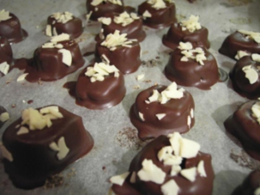 Pralinen: Schnelle Marzipan-Nougat Pralinen - Rezept - kochbar.de