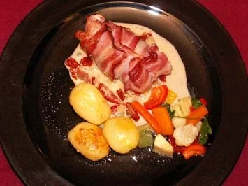 Gefülltes Schweinefilet im Speckmantel mit Ofengemüse - Rezept - Bild Nr. 9