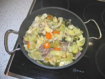 Gemüsetopf mit Fleischeinlage - Rezept