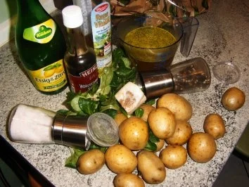 Kartoffelsalat mit Rapünzchen (Feldsalat ) und Speck - Rezept - Bild Nr. 2