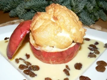 Bratbirne in einem kalten Bad von Vanille und Baiserhäubchen - Rezept