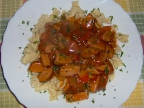 Nudeln mit Würstchengulasch - Rezept