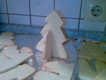 Rezept: Ausstecherle oder Tannenbäume Ausstecherle oder Tannenbäume - Rezept