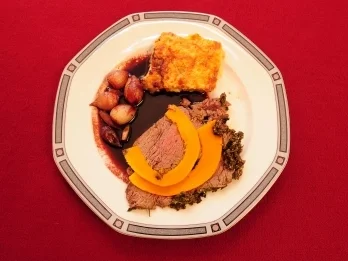 Rezept: Rinderfilet mit Kräuterkruste und Kartoffelgratin (Michael Zittel) Rinderfilet mit Kräuterkruste und Kartoffelgratin (Michael Zittel) - Rezept