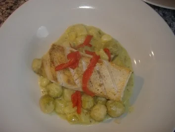 Rosenkohl-Kartoffelragout mit gebratenem Fischfilet - Rezept