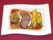 Rezept: Rinderfilet mit Steinpilz-Rrisotto und Zucchiniblรผten - Argentinischer Tango Rinderfilet mit Steinpilz-Rrisotto und Zucchiniblรผten - Argentinischer Tango - Rezept