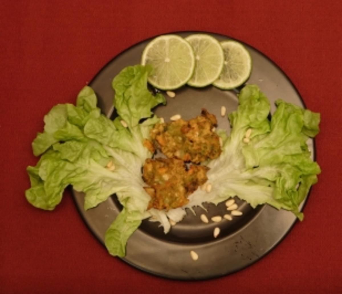 Scharfe Gemüseplätzchen mit süßem Chili-Dip (Claudine Wilde) - Rezept