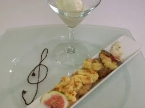 Sorbet aus Ziegenkäse an Feigentarte mit Espuma vom Schimmelkäse - Rezept