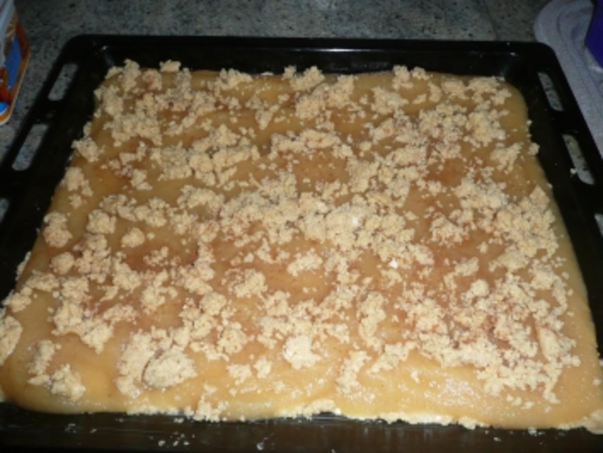 Streuselkuchen mit Apfelmus - Rezept - Bild Nr. 3