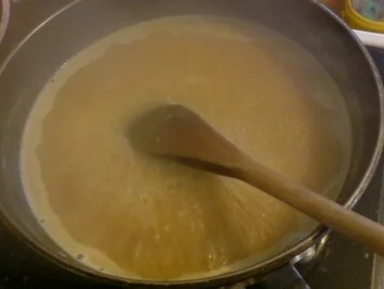 Rezept: Bratwurst mit Salzkartoffeln und Blumenkohl Bratwurst mit Salzkartoffeln und Blumenkohl - Rezept