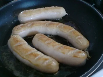 Rezept: Bratwurst mit Salzkartoffeln und Blumenkohl Bratwurst mit Salzkartoffeln und Blumenkohl - Rezept