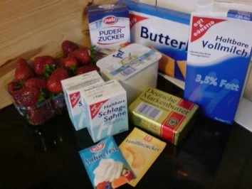 Rezept: Winterliche Erdbeertorte Bild Nr. 4 Winterliche Erdbeertorte - Rezept - Bild Nr. 4