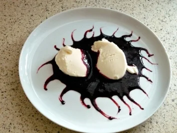 Rezept: Joghurtnockerln mit Himmbeersauce Joghurtnockerln mit Himmbeersauce - Rezept