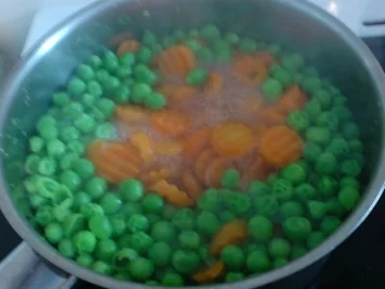 Rezept: Kaninchenleber mit Mischgemüse und Salzkartoffeln Bild Nr. 4 Kaninchenleber mit Mischgemüse und Salzkartoffeln - Rezept - Bild Nr. 4