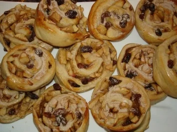 Rezept: Gebäck: Apfel-Zimt-Schnecken Bild Nr. 2 Gebäck: Apfel-Zimt-Schnecken - Rezept - Bild Nr. 2