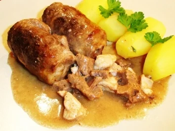 Röllchen von der Rinderzunge mit Kalbsbries gefüllt in Madeirasauce - Rezept