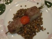 Rezept: Tapa Lammspiesschen auf Linsensalat Tapa Lammspiesschen auf Linsensalat - Rezept