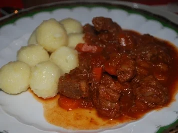Rezept: Rindergulasch mit Feigen Rindergulasch mit Feigen - Rezept