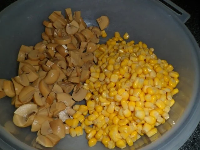Rezept: SALAT - Mais Champignon Salat Bild Nr. 8 SALAT - Mais Champignon Salat - Rezept - Bild Nr. 8