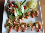 Chili-Garnelenspieße mit Ajaad-Salat - Rezept