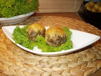 Frikadellen im Champignonmantel oder einfach überbackene Champignons - Rezept