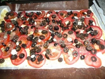 Rezept: Blätterteigtarte "mediteran" Bild Nr. 2 Blätterteigtarte "mediteran" - Rezept - Bild Nr. 2