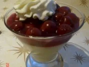 Kokos-Sahnepudding mit Kirschen - Rezept