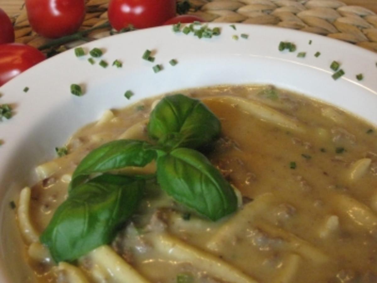 Hackfleisch-Spätzle-Suppe mit Waldpilzgeschmack - Rezept - kochbar.de