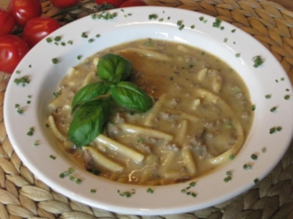 Hackfleisch-Spätzle-Suppe mit Waldpilzgeschmack - Rezept - kochbar.de