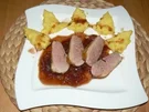 Barberieentenbrustfilet in einer Zwiebel-Balsamicosauce und Weihnachtsplätzchen - Rezept