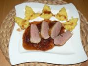 Barberieentenbrustfilet in einer Zwiebel-Balsamicosauce und Weihnachtsplätzchen - Rezept