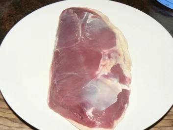 Barberieentenbrustfilet in einer Zwiebel-Balsamicosauce und Weihnachtsplätzchen - Rezept