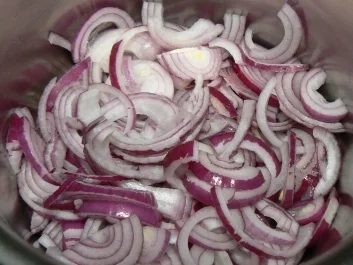 Barberieentenbrustfilet in einer Zwiebel-Balsamicosauce und Weihnachtsplätzchen - Rezept