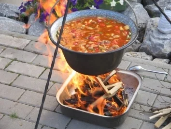 Rezept: Feuriges Kesselgulasch Feuriges Kesselgulasch - Rezept