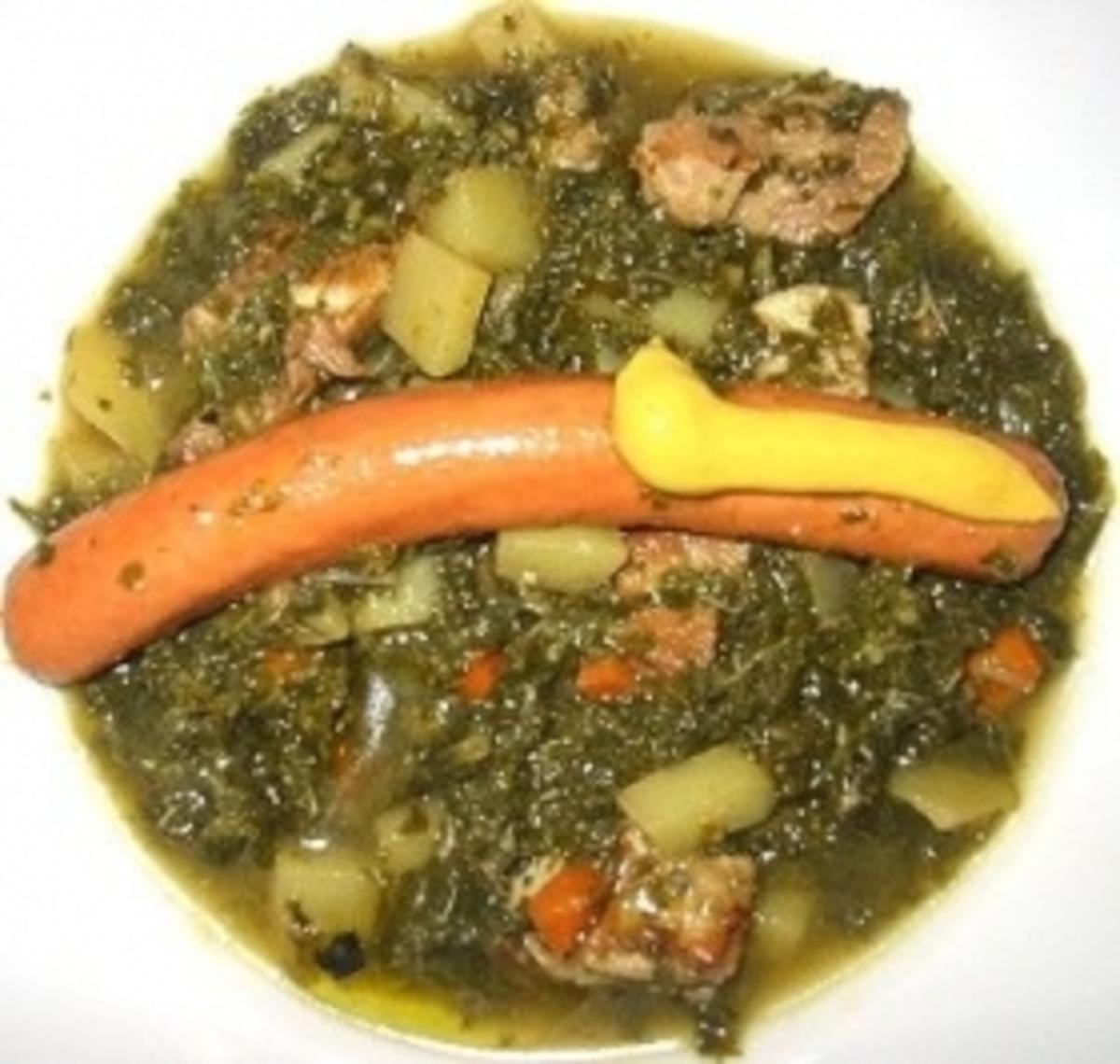 Grünkohlsuppe mit Würstchen - Rezept