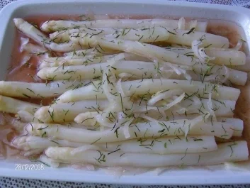 Rezept: Spargel in Essig-Öl-Marinade Spargel in Essig-Öl-Marinade - Rezept