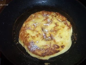 Rezept: Pfannkuchen mit "Apfelspaghettis" Pfannkuchen mit "Apfelspaghettis" - Rezept